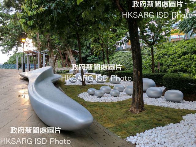 Twenty sets of creative seating will be displayed in open space at 20 Leisure and Cultural Services Department venues across the 18 districts from July 23 onwards. Photo shows the bench seating installed at Waterfall Bay Park in Pok Fu Lam which resembles the cascade of a waterfall.