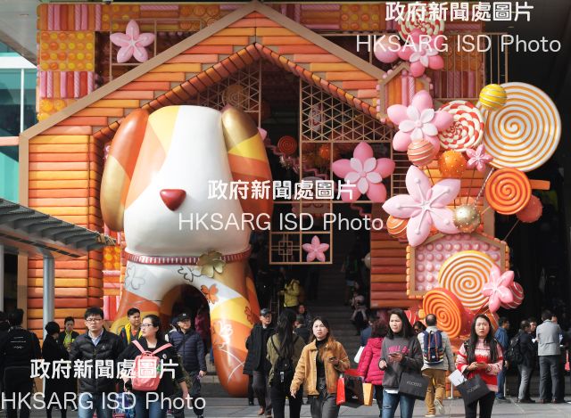 Hong Kong looks even more beautiful with Lunar New Year décor brightening up the city.