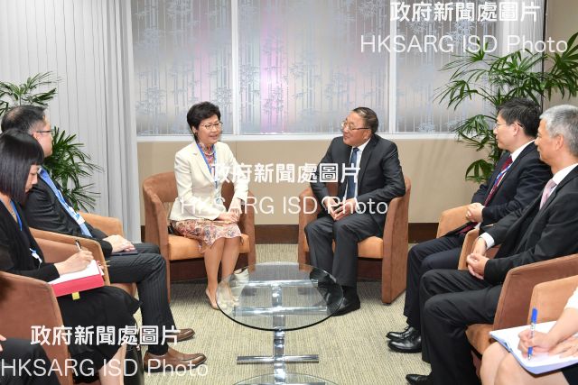 The Chief Executive, Mrs Carrie Lam (third left), meets with the Head of the China delegation to the 74th session of the United Nations Economic and Social Commission for Asia and the Pacific (ESCAP), Mr Zhang Jun (third right), in Bangkok, Thailand, today (May 14). Also attending the meeting are the Ambassador Extraordinary and Plenipotentiary of the People’s Republic of China to the Kingdom of Thailand, Mr Lyu Jian (second right), and the Permanent Representative of China to ESCAP, Mr Li Hong (first right).