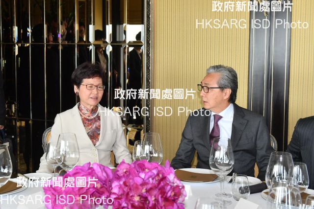 The Chief Executive, Mrs Carrie Lam, attended the opening of the Ministerial Segment of the 74th session of the United Nations Economic and Social Commission for Asia and the Pacific and a lunch hosted by the Deputy Prime Minister of Thailand, Mr Somkid Jatusripitak in Bangkok, Thailand, today (May 14). Picture shows Mrs Lam (left) and Mr Somkid (right) at the lunch.