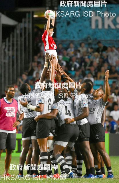 A rampant Fiji claimed the Hong Kong Sevens to emerge champions for the fifth time in a row, after a dazzling display to beat France (21-7), in front of some 40,000 roaring fans at the Hong Kong Stadium on Sunday (April 7). With the best players in the world showing off their skills on the turf and rip-roaring rugby revelry off field, the high octane event turned out three days of thrills in Asia's world city.
