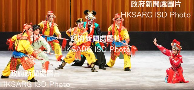The opening programme of the 10th Chinese Opera Festival at the Xiqu Centre featured the renowned China National Peking Opera Company and the Shanghai Jingju Theatre Company, presenting a panorama of the amazing artistry of the northern and southern schools of the traditional performing art. The festival runs until August 18. PHOTO: "Water Nymph of Sizhou City", "Chisang Town" and "Vermilion Birthmark" by Shanghai Jingju Theatre Company