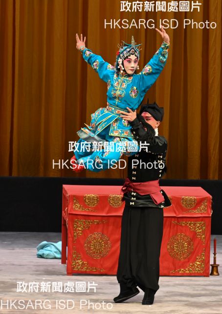 The opening programme of the 10th Chinese Opera Festival at the Xiqu Centre featured the renowned China National Peking Opera Company and the Shanghai Jingju Theatre Company, presenting a panorama of the amazing artistry of the northern and southern schools of the traditional performing art. The festival runs until August 18. PHOTO: "Wu Song Fighting in the Tavern", "'Su San Escorted to Trial' and 'Trial by Three Magistrates' from Yu Tang Chun" by Shanghai Jingju Theatre Company