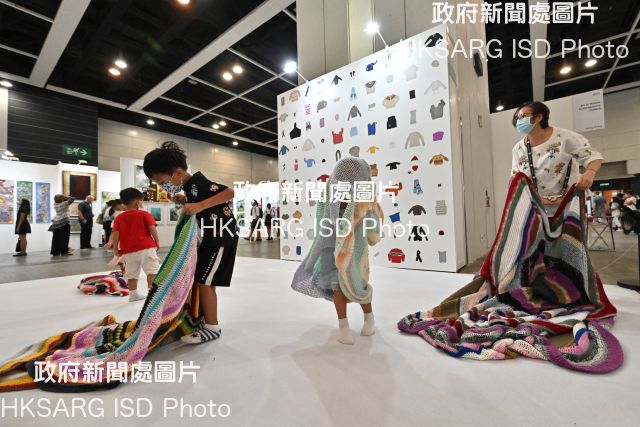 The 8th edition of Affordable Art Fair Hong Kong (August 26-29), which showcased thousands of contemporary artworks from 40 local and international galleries, gave art lovers an opportunity to acquire works at affordable prices and learn more about art through workshops and tours.
