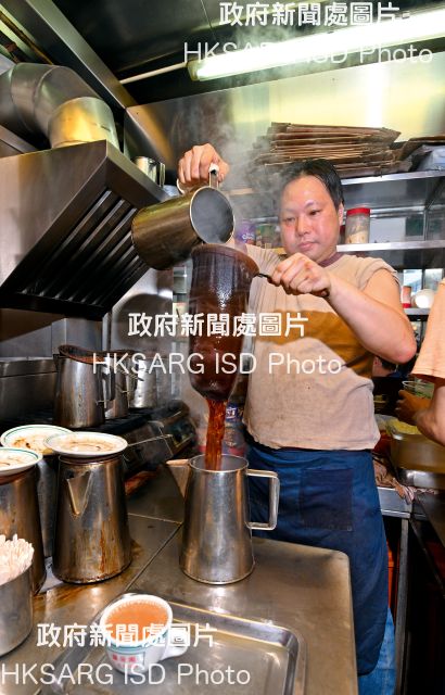 A big tea sock is used to prepare tea in the traditional way at a cha chaan teng, or tea house. (Hong Kong Yearbook 2017)